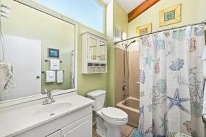 Hair dryer, towels - A Wave From It All at Park Place (Cedar Key)