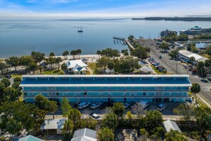 Exterior - A Wave From It All at Park Place (Cedar Key)