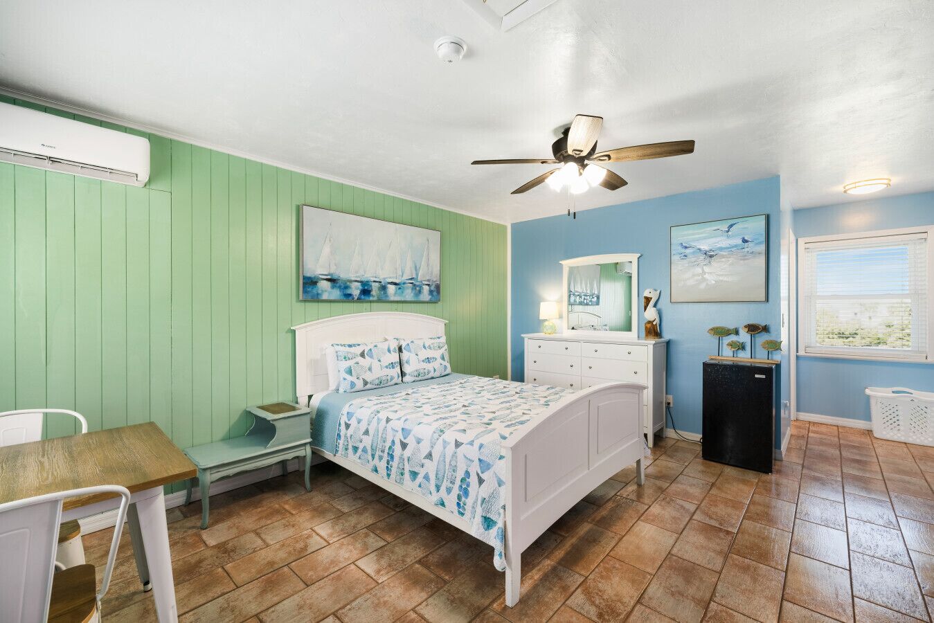 Comfy Queen Bed Accommodations!