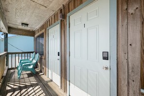 Property grounds - Gulfview Retreat on Dock Street (Cedar Key)