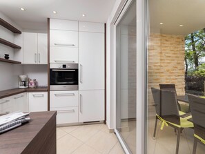 Fridge, oven, dishwasher, cookware/dishes/utensils - Apartment Seafront Maris - 2 by Interhome (Krk/Čižići)