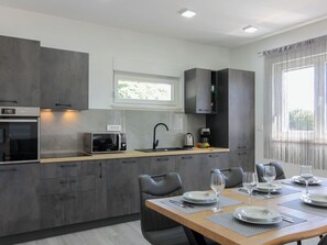 Fridge, microwave, oven, dishwasher - Villa RELAX II by Interhome (Pula/Banjole)