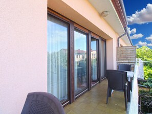 Outdoor dining - Apartment 2276 by Interhome (Bokordici)