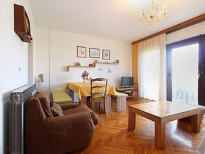 TV - Apartment 2276 by Interhome (Bokordici)