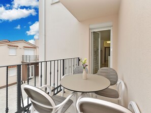 Outdoor dining - Apartment 2300 by Interhome (Fažana)