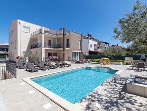 Pool - Apartment 2300 by Interhome (Fažana)