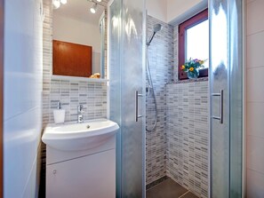 Bathroom - Apartment 2304 by Interhome (Rovinj)