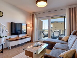 TV - House Posesi by Interhome (Medulin)