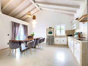 Fridge, oven, dishwasher, cookware/dishes/utensils - Villa Pohman by Interhome (Rovinj/Kanfanar)