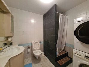 Bathroom - Apartment 2211 by Interhome (Bokordici)