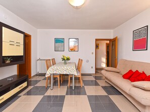 TV - Apartment 2372 by Interhome (Drenje)