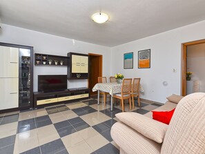 TV - Apartment 2372 by Interhome (Drenje)