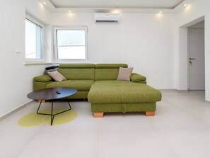 TV - Apartment Alisa by Interhome (Medulin/Ližnjan)