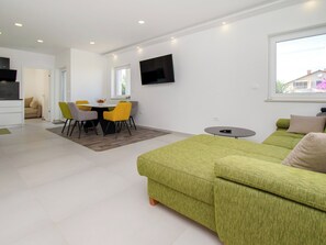 TV - Apartment Alisa by Interhome (Medulin/Ližnjan)