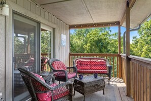 Property grounds - Summer Fun! |Near SDC, Lake & Shows (Branson West)
