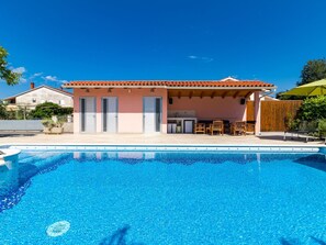 Pool - Apartment 2383 by Interhome (Fažana)