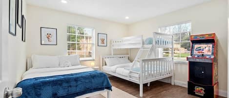 4 Schlafzimmer, Bügeleisen/Bügelbrett, kostenloses WLAN, Bettwäsche
