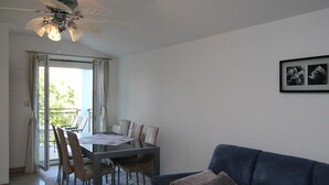 Living area - Apartment Julia Plavi / HR-11080-02 by Interhome (Poreč/Nova Vas)