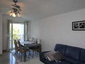 Living area - Apartment Julia Plavi / HR-11080-02 by Interhome (Poreč/Nova Vas)