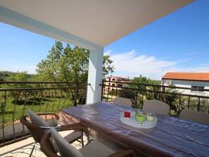 Outdoor dining - Apartment Julia Plavi / HR-11080-02 by Interhome (Poreč/Nova Vas)