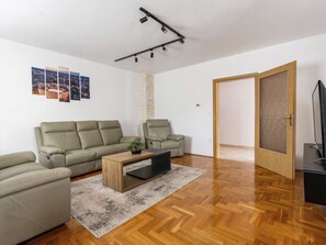 Living area - Apartment DP by Interhome (Bokordici)