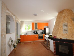 Refrigerador, microondas, horno y lavavajillas 