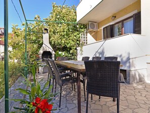 Outdoor dining - Apartment 2412 by Interhome (Pula/Premantura)