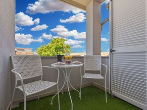 Outdoor dining - Apartment 2389 by Interhome (Pula)