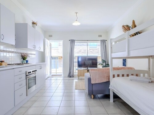 Popular North Cronulla Beach Apartment sleeps up to 5 people