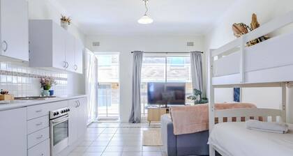 Popular North Cronulla Beach Apartment sleeps up to 5 people