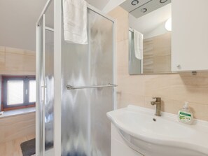 Bathroom - House Horizon by Interhome (Pićan)