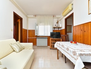 TV - Apartment 2394 by Interhome (Pula)