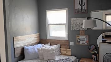 Bügeleisen/Bügelbrett, Internetzugang, Bettwäsche