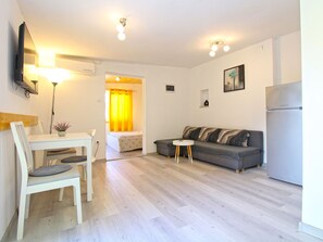 TV - Apartment 2409 by Interhome (Fažana)