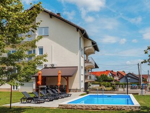 Pool - House Dugo Selo M&A by Interhome (Dugo Selo)