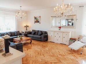 TV - House Dugo Selo M&A by Interhome (Dugo Selo)