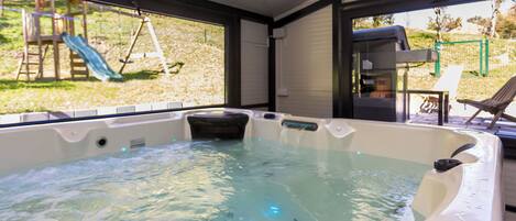 Bain à remous intérieur