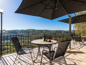 Outdoor dining - House Horizon by Interhome (Pićan)