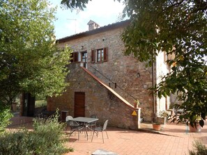 Outdoor dining - Dreizimmerwohnung für 4 Personen 3 km vom Zentru by Interhome (Siena)