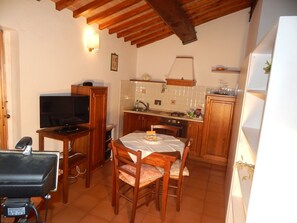 Dining - Studio im ersten Stock eines Landhauses by Interhome (Siena)