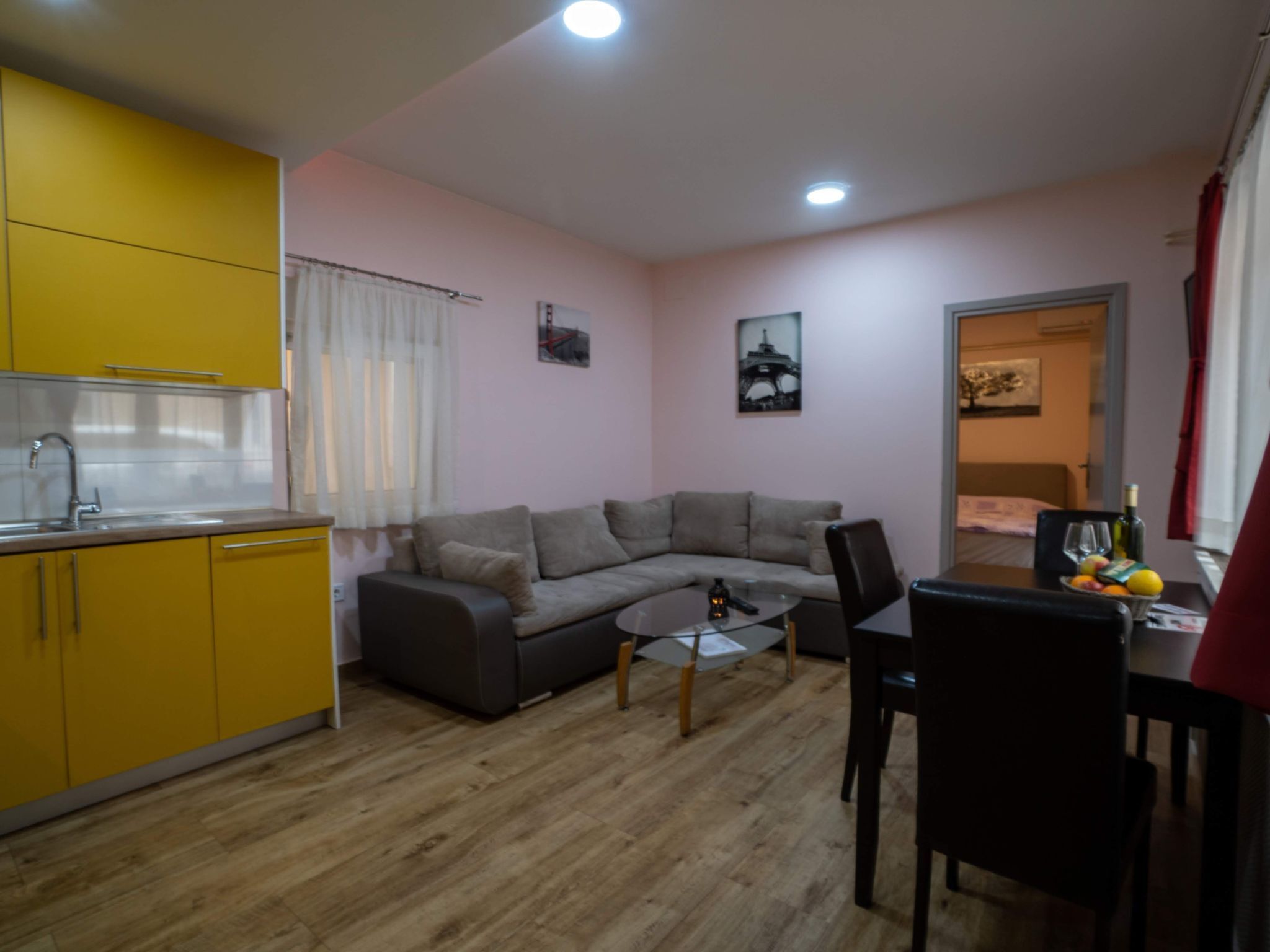 المنشأة من الداخل