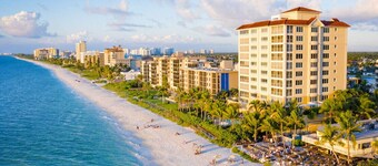 Spacious Naples Retreat Near Vanderbilt Beach & Ritz, 2BR + Den, 1.5 Bath