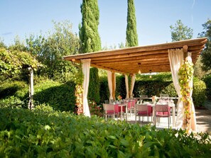 Outdoor dining - Wohnanlage Ca e Frati-Wohnung Narciso by Interhome (Arezzo)