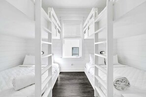 5 bedrooms, iron/ironing board, travel cot, free WiFi - The Jasmine by Stay on 30a (Inlet Beach)