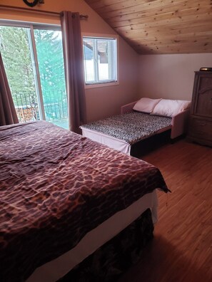 3 slaapkamers, een bureau, een strijkplank/strijkijzer, gratis wifi