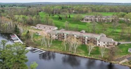 Cozy Lakefront Efficiency Condo on Red Cedar Lake at Tagalong Golf Resort!