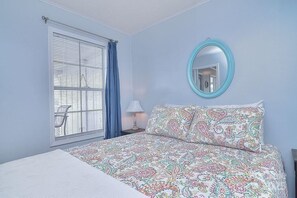 1 slaapkamer, een strijkplank/strijkijzer, gratis wifi, beddengoed