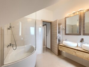 Bathroom - Villa Nirvana by Interhome (Pula/Vodnjan)