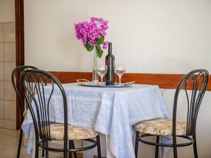 Dining - Wohnung Zdravko 2 für 3 Personen by Interhome (Rogoznica)