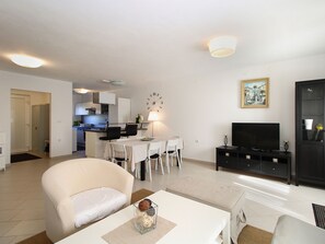 TV - House 1581 by Interhome (Fažana)